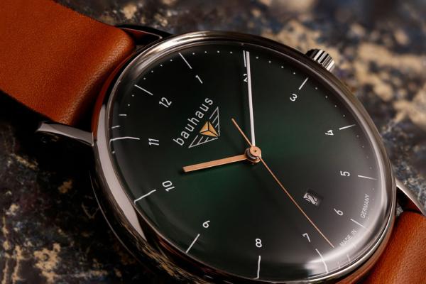 Bauhaus Herrenuhr Quarz mit Datum und Lederarmband